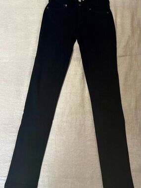 Women's Black Skinny Jeans — Sleek Slim Leg